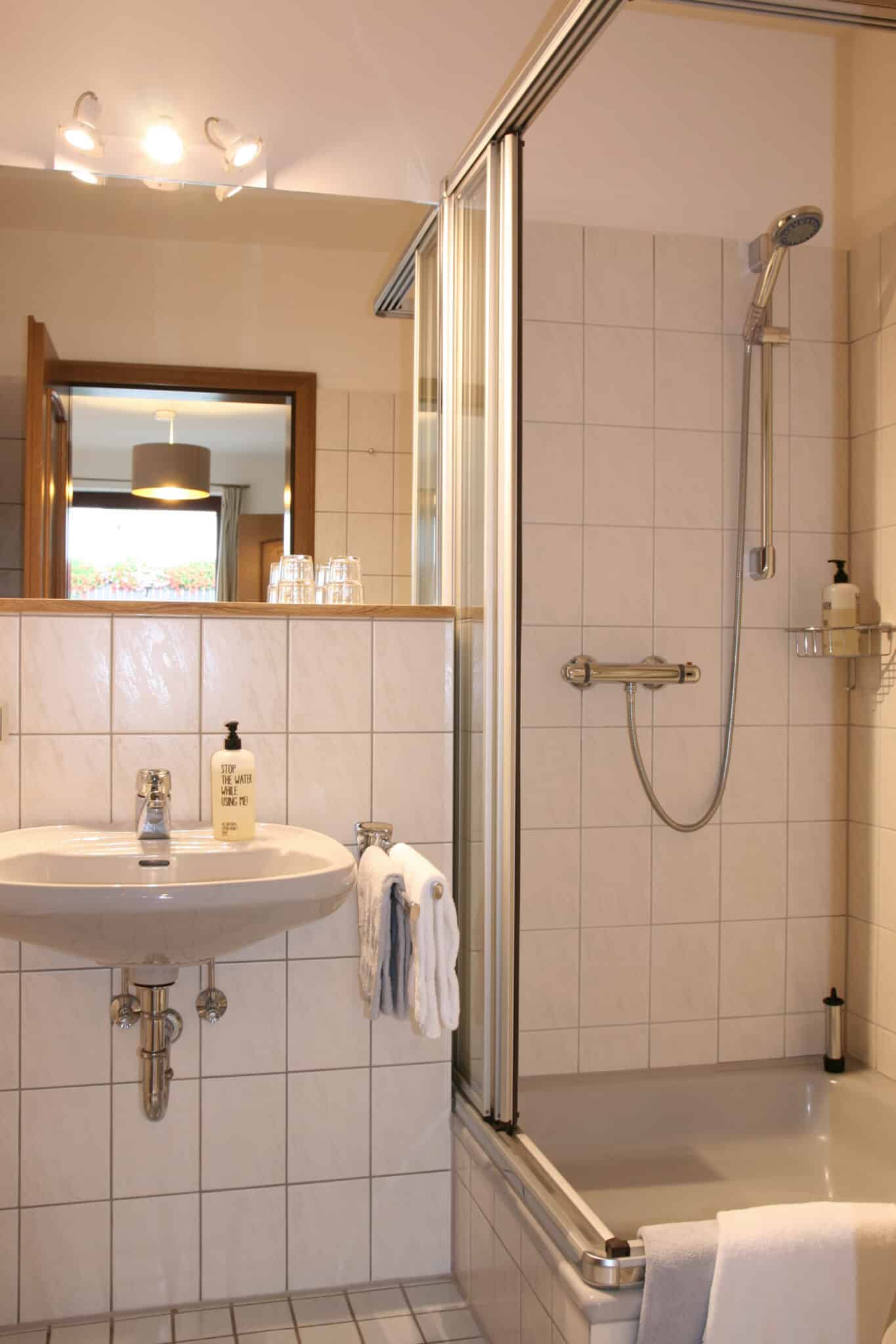 Mountainbike- & Outdoor-Sport-Unterkunft Harz-BnB Werkmeister - Badezimmer Gipfelzimmer