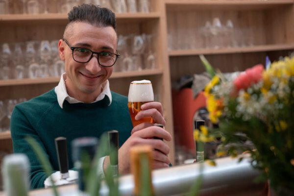 Harz-BnB Werkmeister – Blogbeitrag La Capri, St. Andreasberg – Moreno zapft Bier Mountainbike- und Outdoor-Sport-Unterkunft Harz-BnB Werkmeister - Blogbeitrag La Capri, St. Andreasberg - Moreno zapft Bier